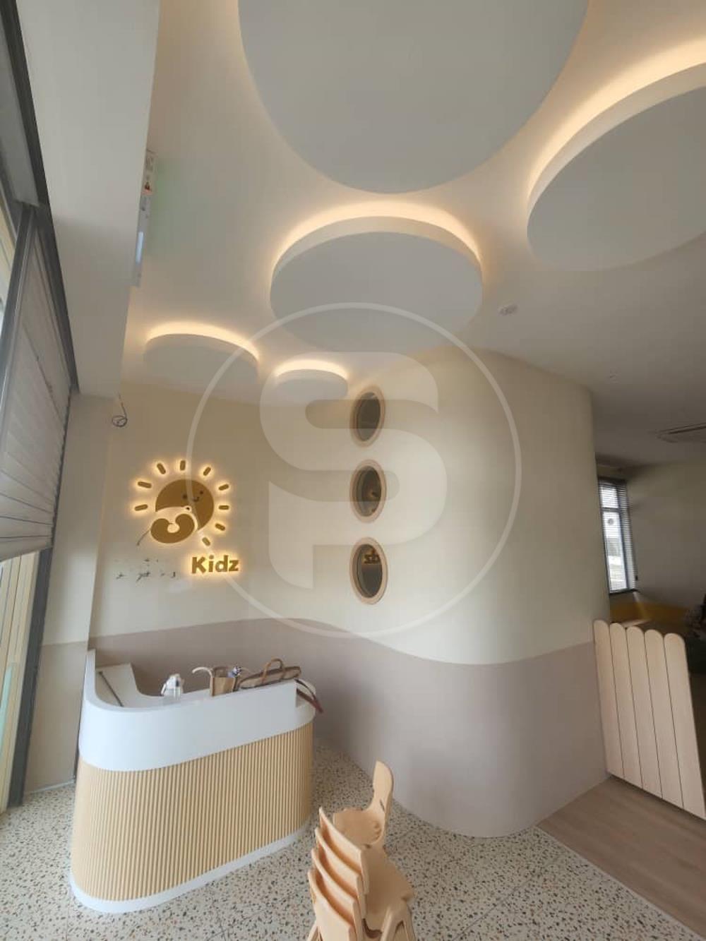 Taiyo Curve ceiling partition - Austin Crest  