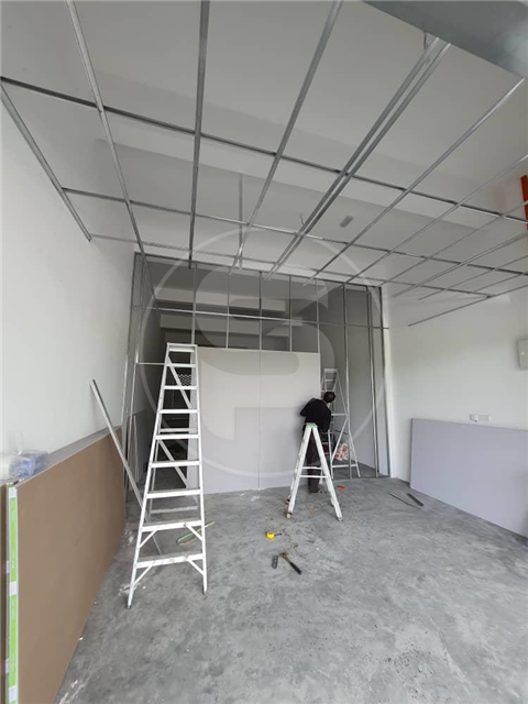 Posstore-Ceiling Partition