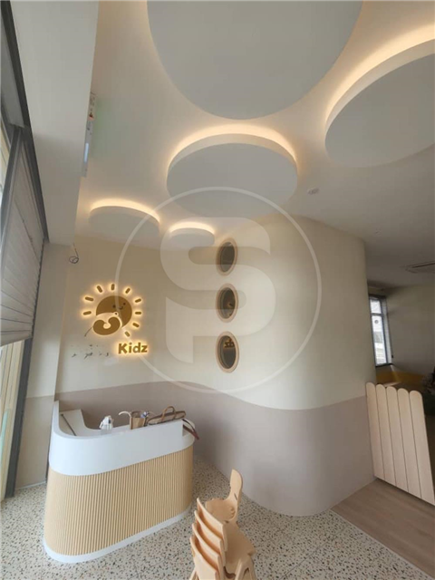 Taiyo Curve ceiling partition - Austin Crest  